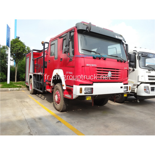 Camion de pompiers à eau 5 tonnes HOWO 4X4 en forêt